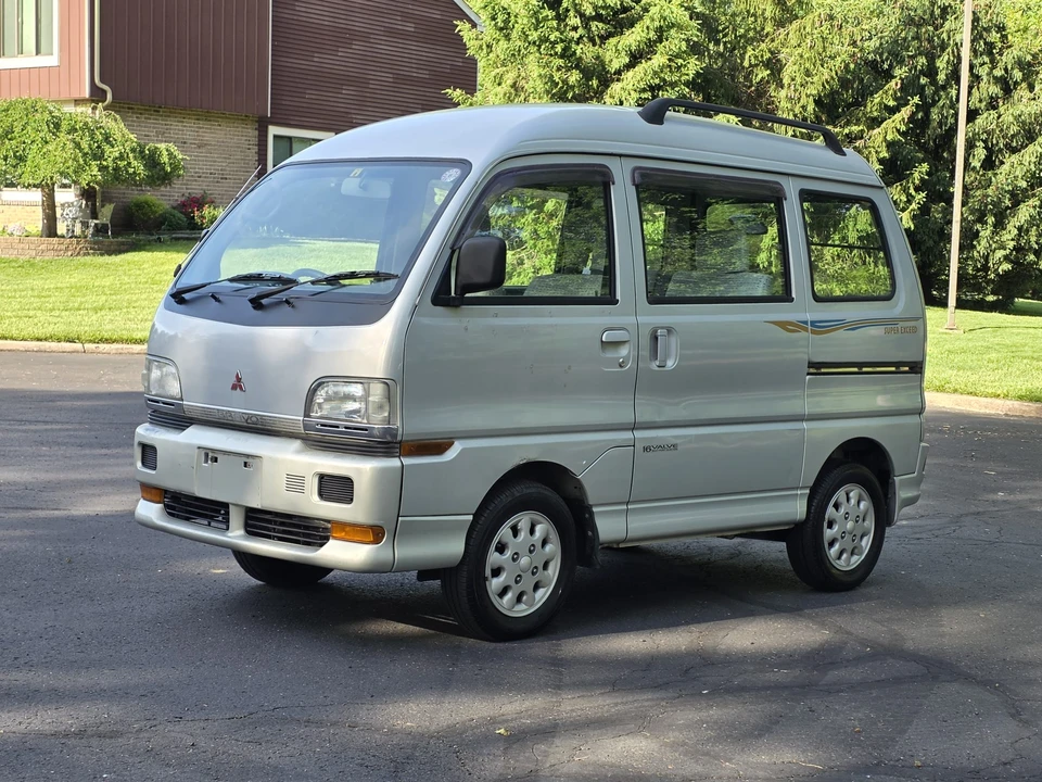 1997 Mitsubishi Chariot 2nd Gen - Image 2 of 31