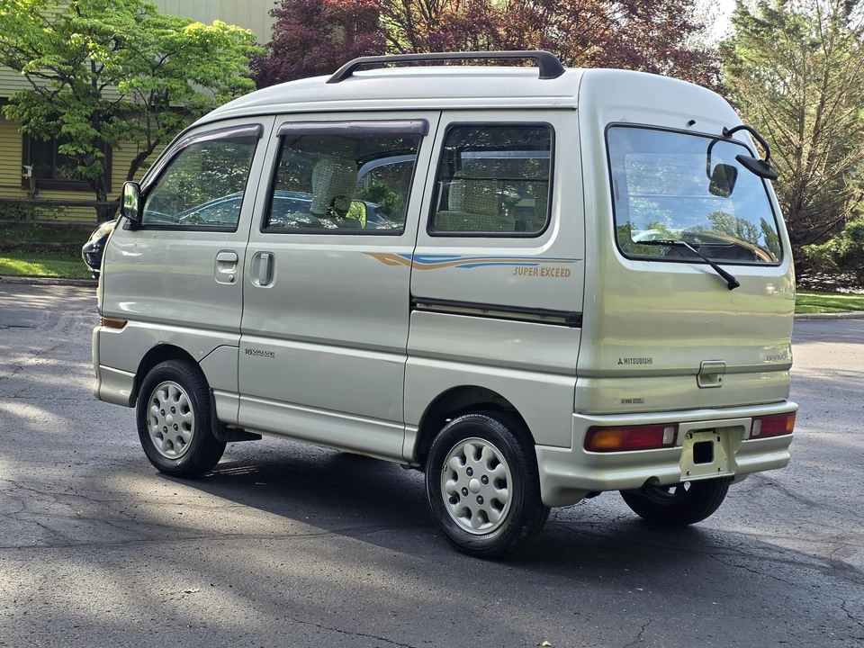 1997 Mitsubishi Chariot 2nd Gen - Image 8 of 31