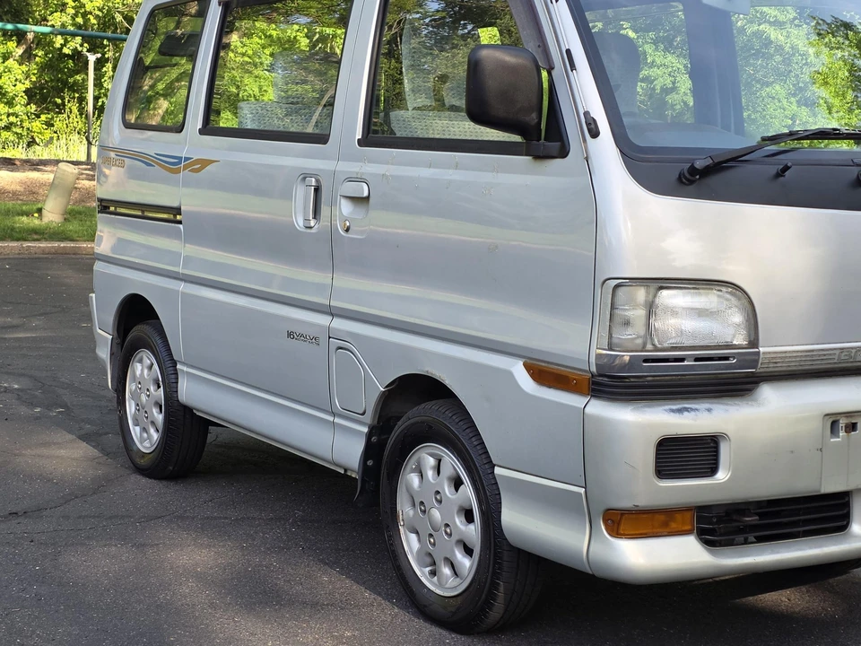 1997 Mitsubishi Chariot 2nd Gen - Image 13 of 31