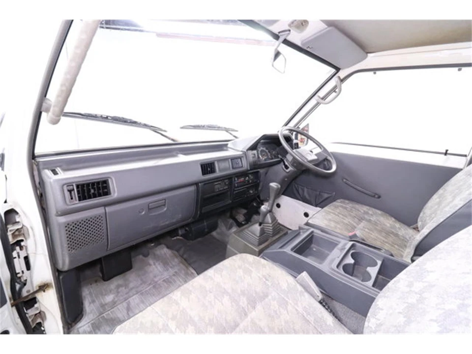 1997 Mitsubishi Delica 4th Gen - Image 15 of 31