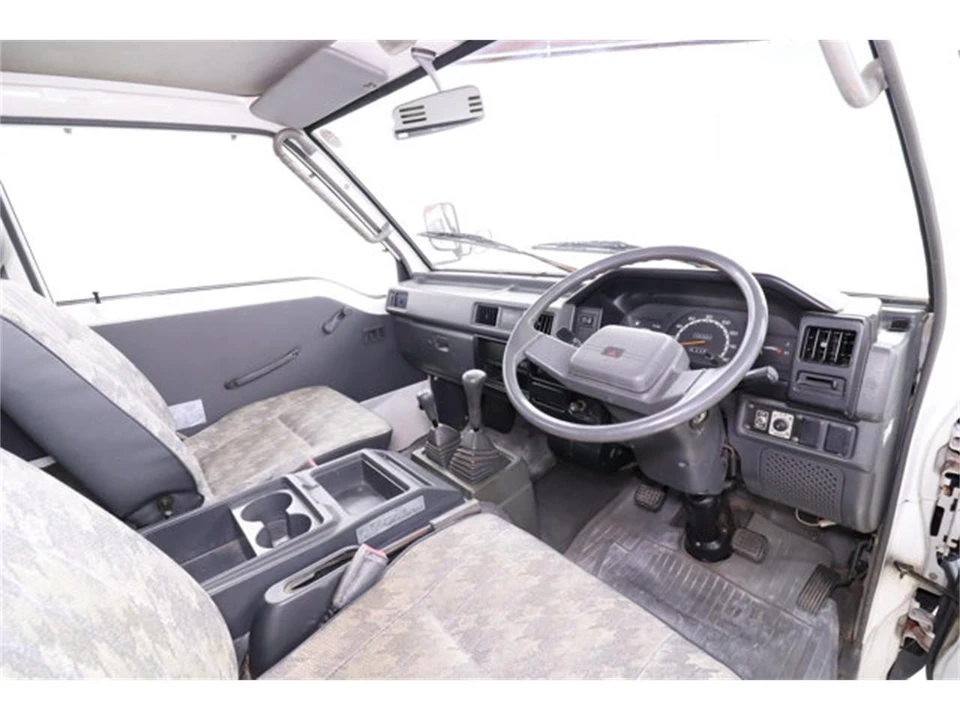 1997 Mitsubishi Delica 4th Gen - Image 9 of 31