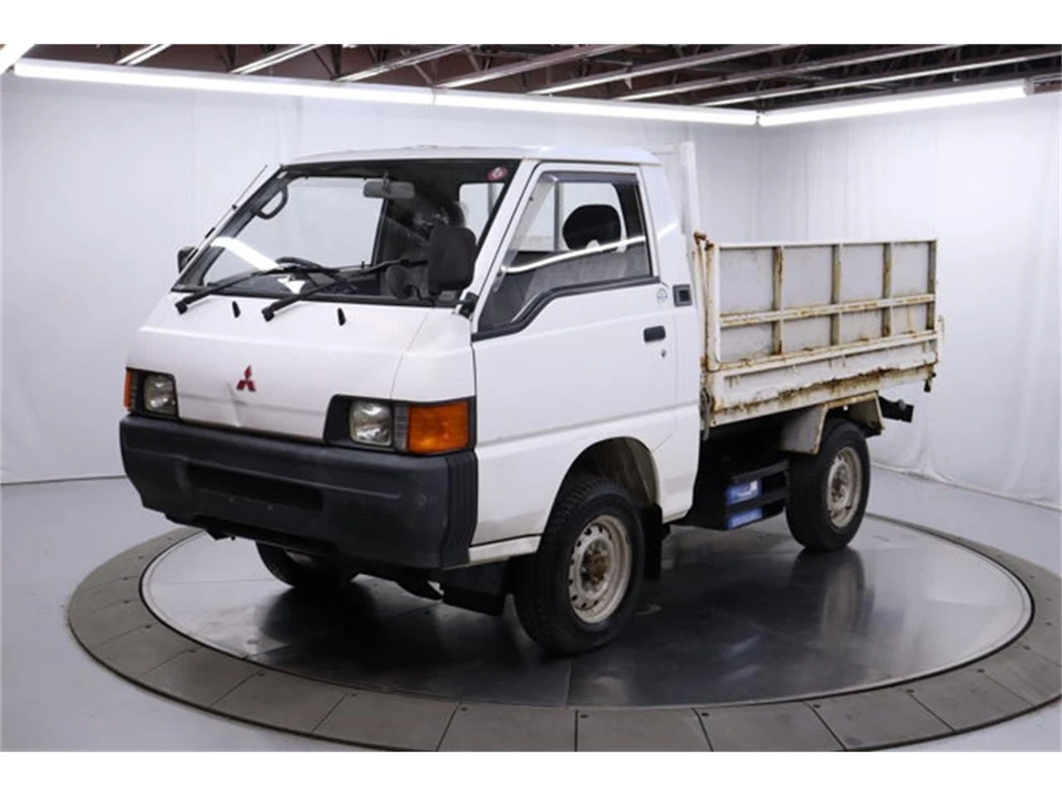 1997 Mitsubishi Delica 4th Gen - Image 2 of 31