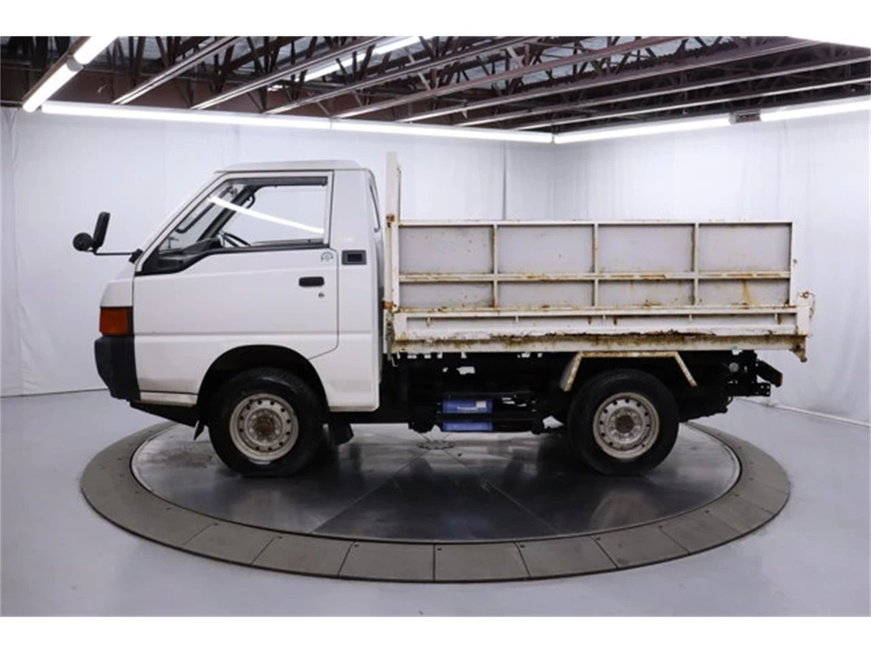 1997 Mitsubishi Delica 4th Gen - Image 4 of 31