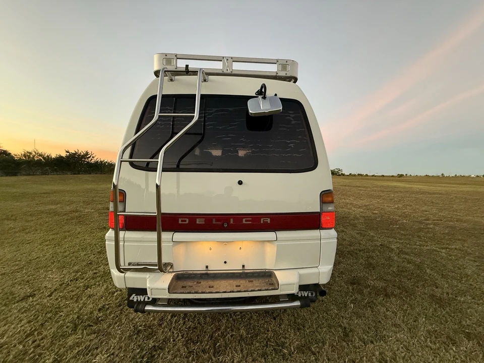 1997 Mitsubishi Delica 4th Gen - Image 3 of 21