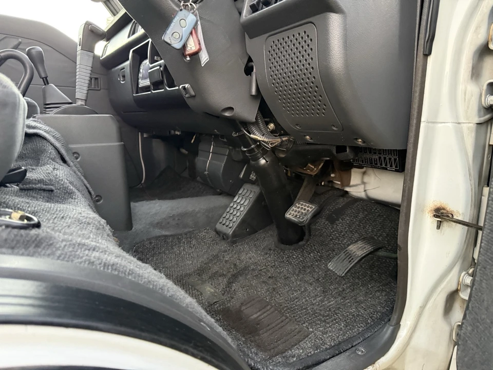 1997 Mitsubishi Delica 4th Gen - Image 15 of 21