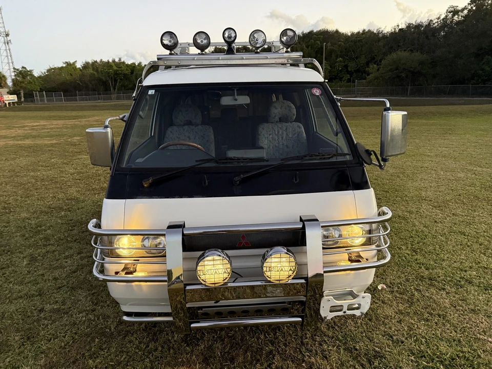 1997 Mitsubishi Delica 3rd Gen - Image 13 of 31
