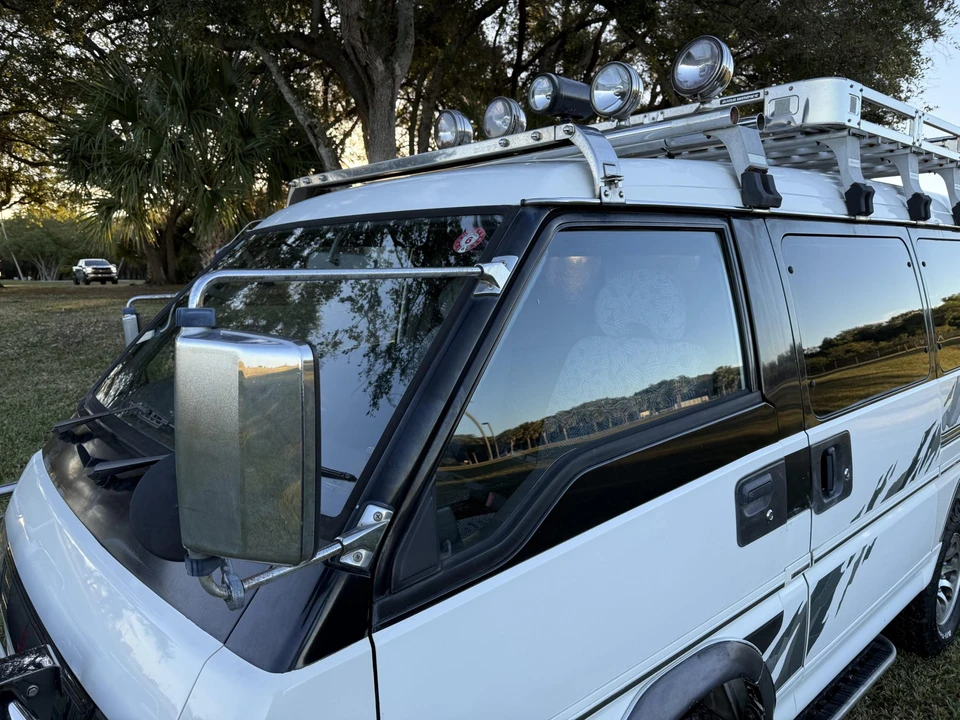 1997 Mitsubishi Delica 3rd Gen - Image 27 of 31