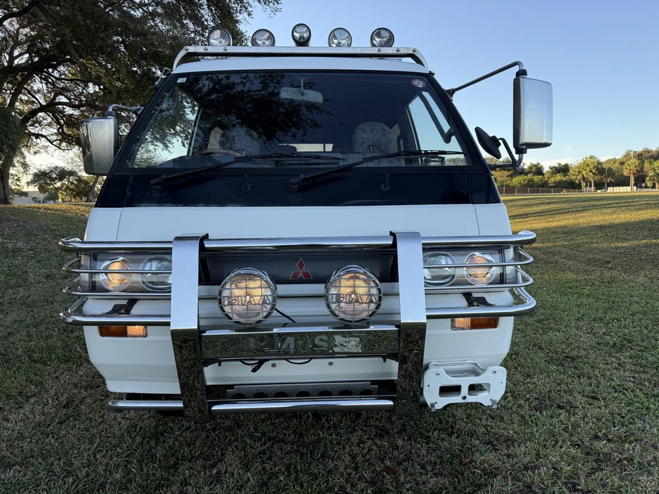 1997 Mitsubishi Delica 3rd Gen - Image 6 of 31