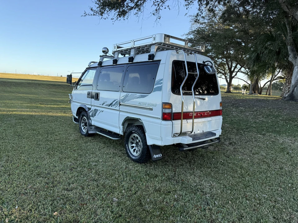 1997 Mitsubishi Delica 3rd Gen - Image 10 of 31