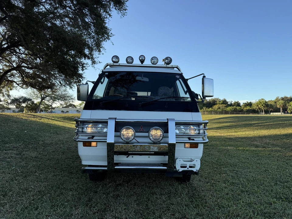 1997 Mitsubishi Delica 3rd Gen - Image 4 of 31