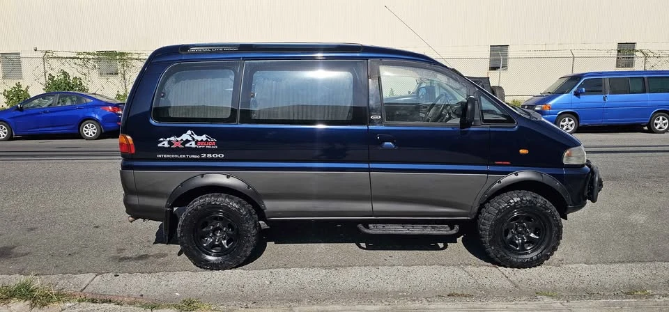 1997 Mitsubishi Delica 4th Gen - Image 2 of 15