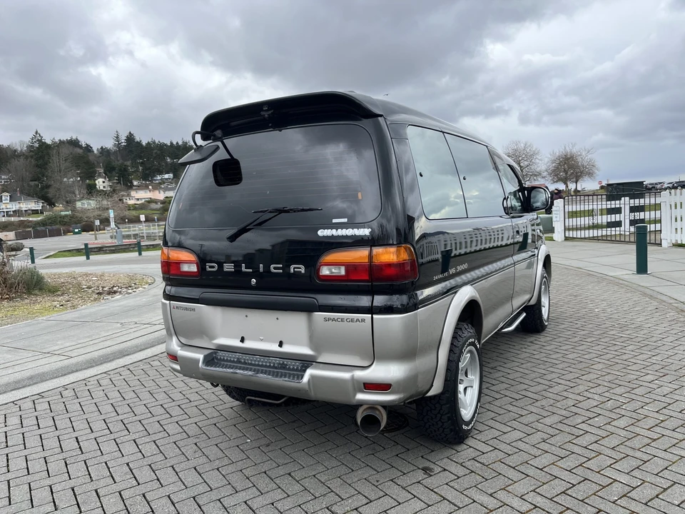 1997 Mitsubishi Delica 4th Gen - Image 9 of 31