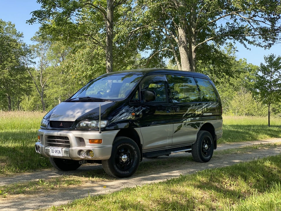1997 Mitsubishi Delica 3rd Gen - Image 2 of 31