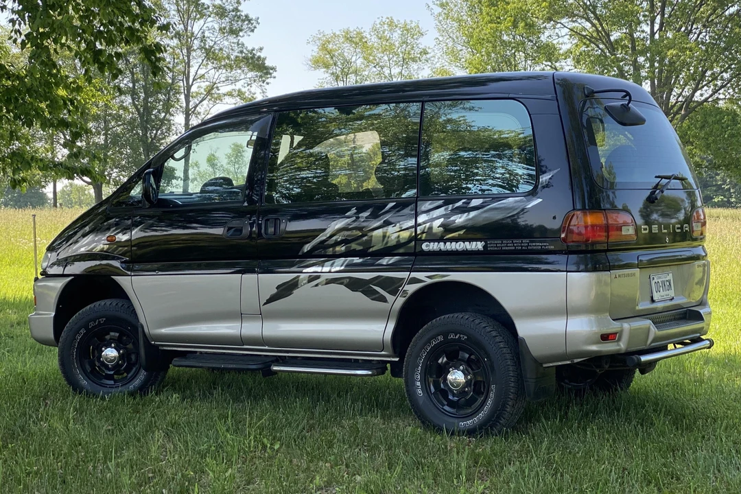 1997 Mitsubishi Delica 4th Gen - Image 4 of 31