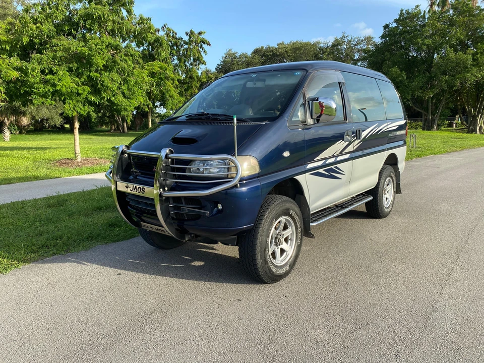 1997 Mitsubishi Delica 4th Gen - Image 9 of 31