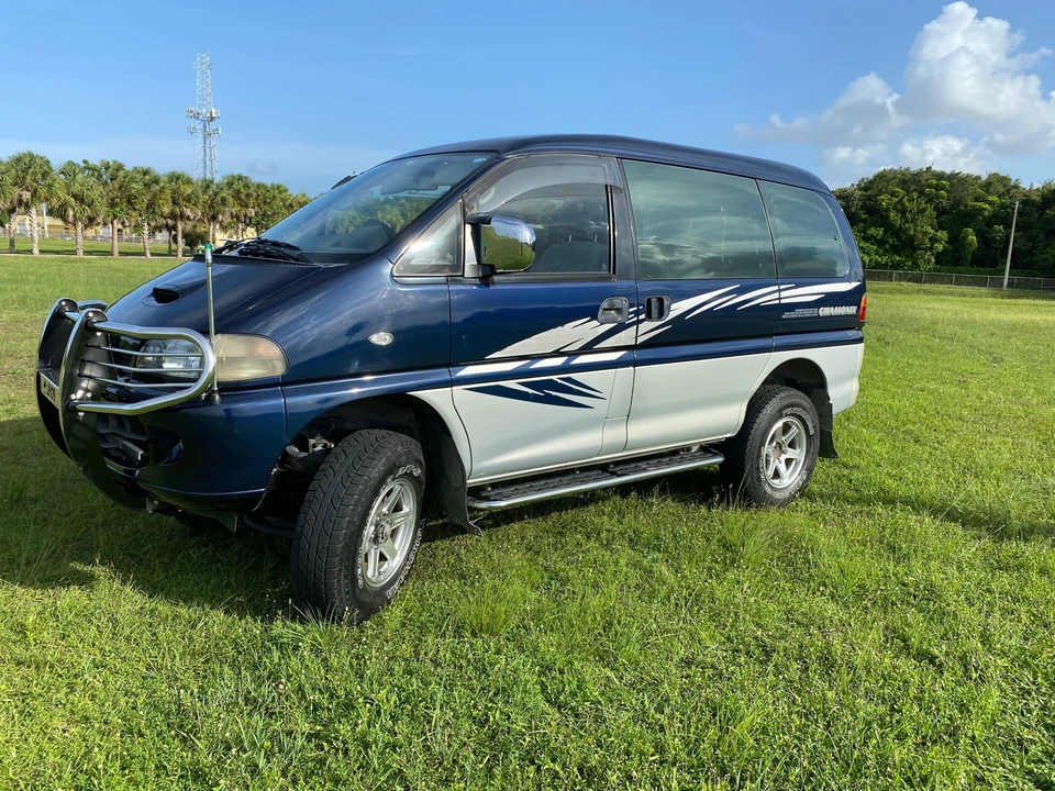 1997 Mitsubishi Delica 4th Gen - Image 12 of 31
