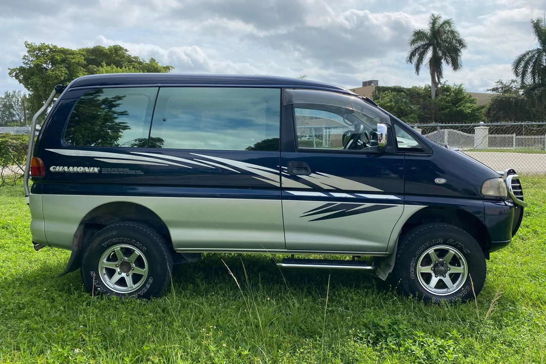 1997 Mitsubishi Delica 4th Gen - Image 3 of 31