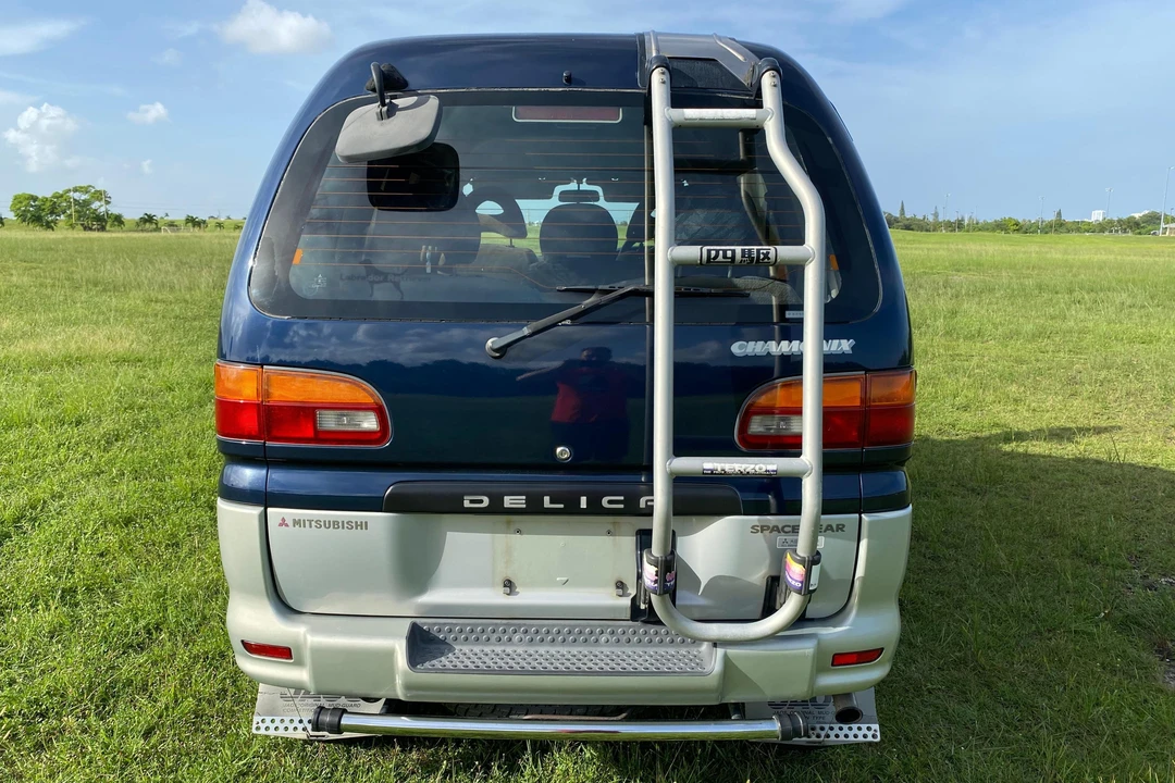 1997 Mitsubishi Delica 4th Gen - Image 5 of 31