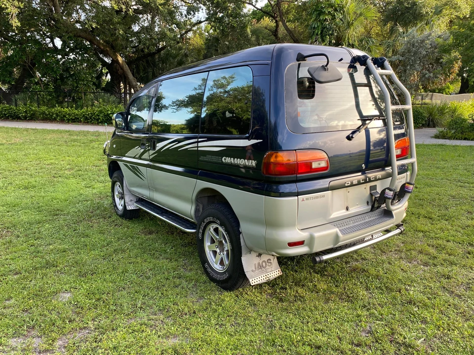 1997 Mitsubishi Delica 4th Gen - Image 25 of 31