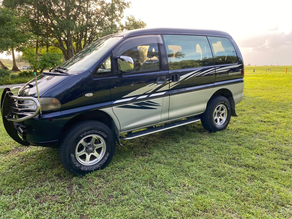 1997 Mitsubishi Delica 4th Gen - Image 14 of 31