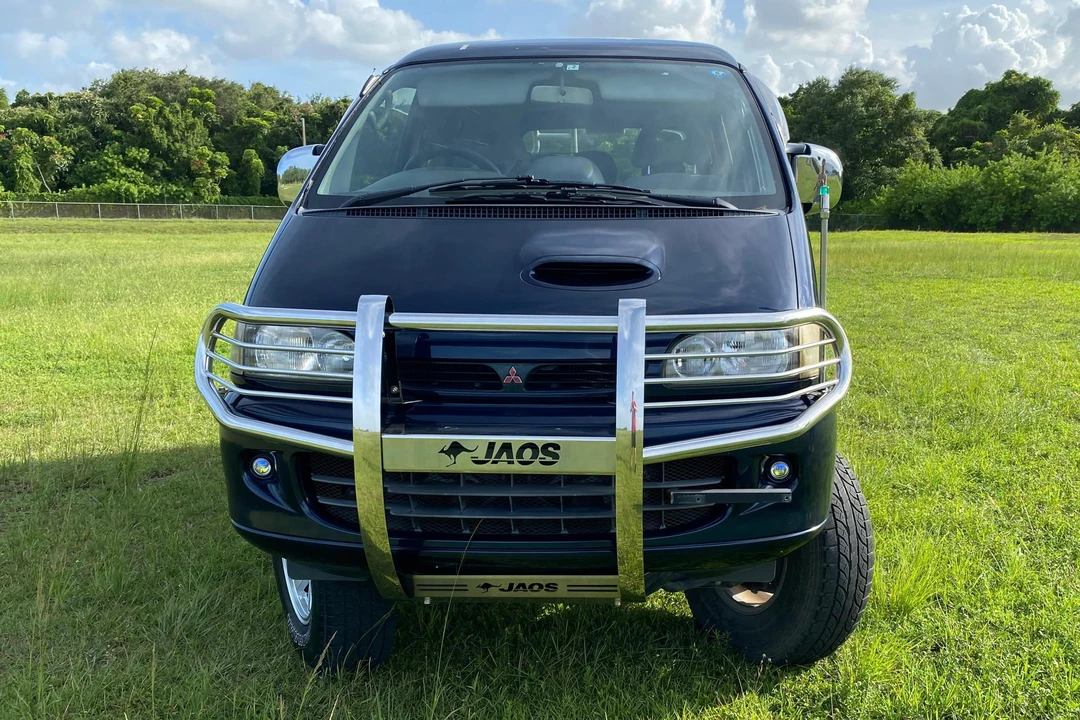 1997 Mitsubishi Delica 4th Gen - Image 2 of 31