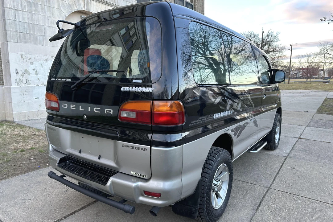 1997 Mitsubishi Delica 3rd Gen - Image 4 of 31