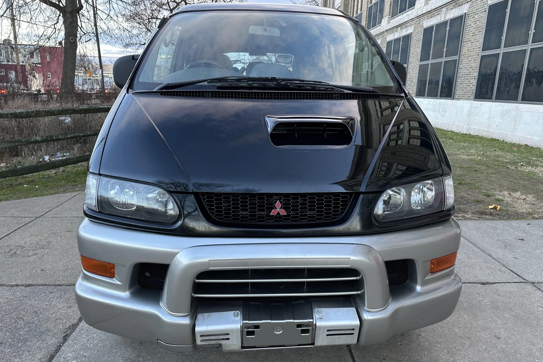 1997 Mitsubishi Delica 3rd Gen - Image 2 of 31