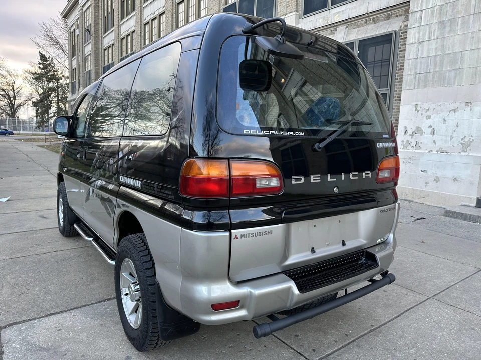 1997 Mitsubishi Delica 3rd Gen - Image 9 of 31