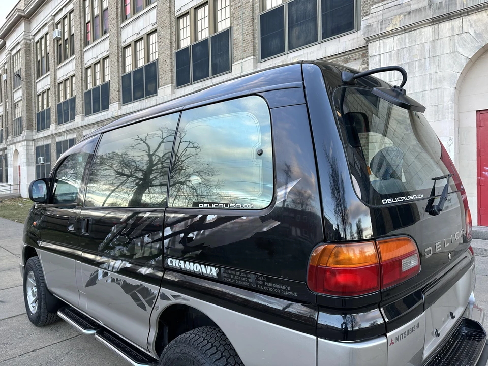 1997 Mitsubishi Delica 3rd Gen - Image 14 of 31