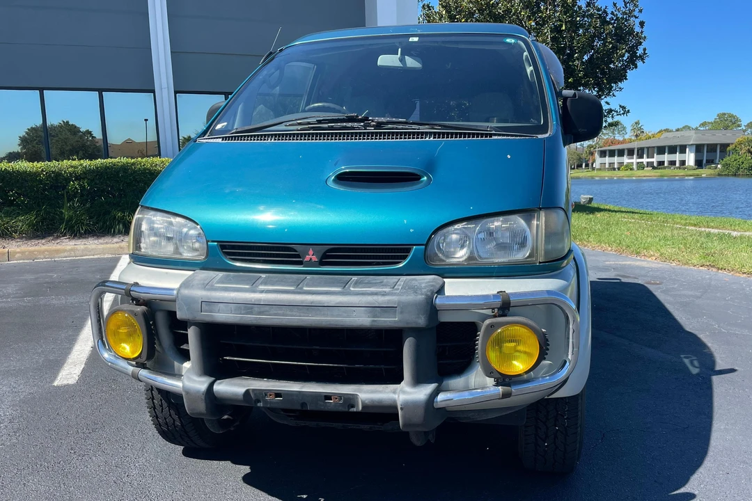 1997 Mitsubishi Delica 4th Gen - Image 2 of 31