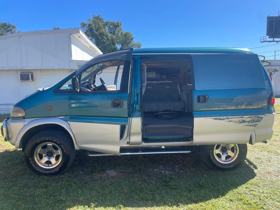 1997 Mitsubishi Delica 4th Gen - Image 16 of 31