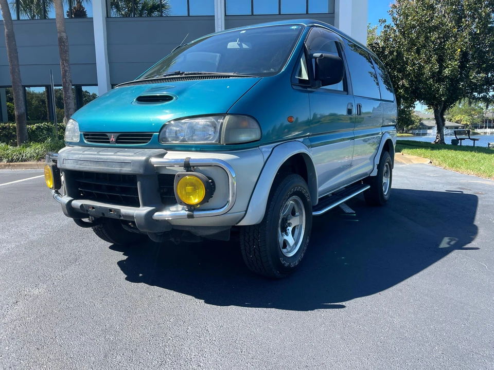 1997 Mitsubishi Delica 4th Gen - Image 10 of 31