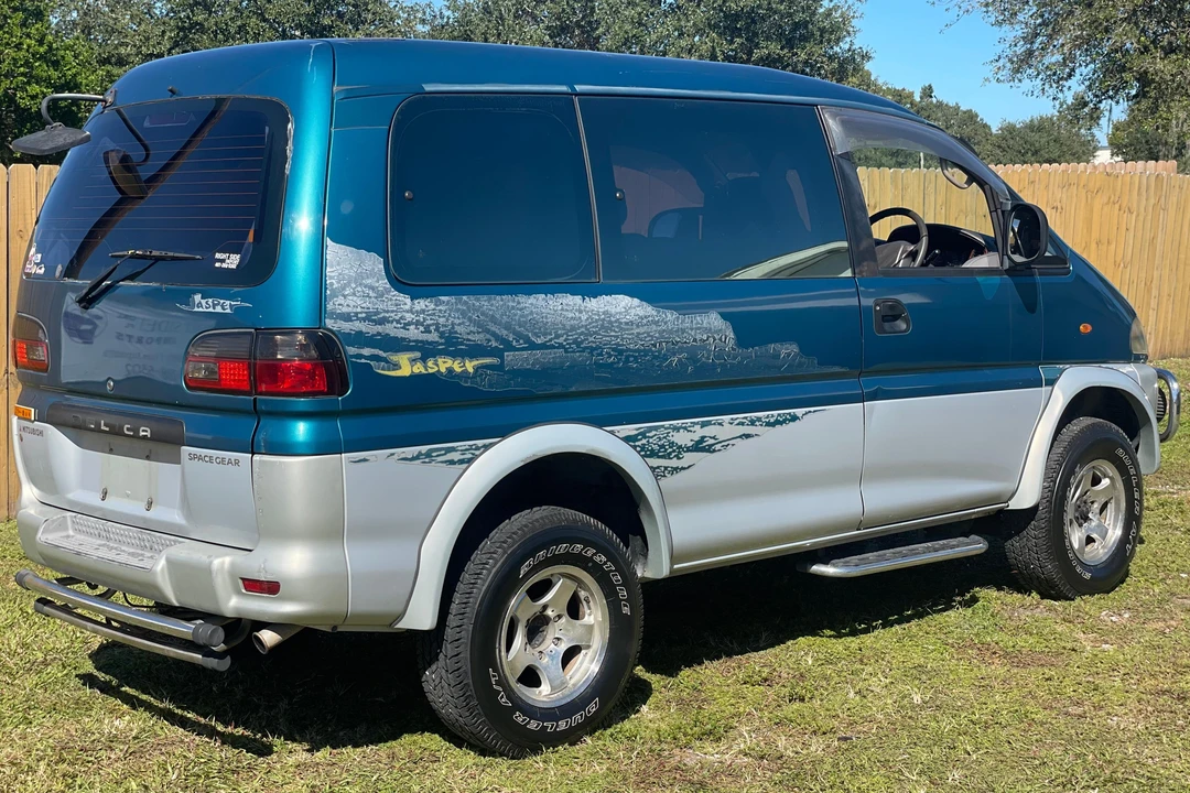 1997 Mitsubishi Delica 4th Gen - Image 4 of 31
