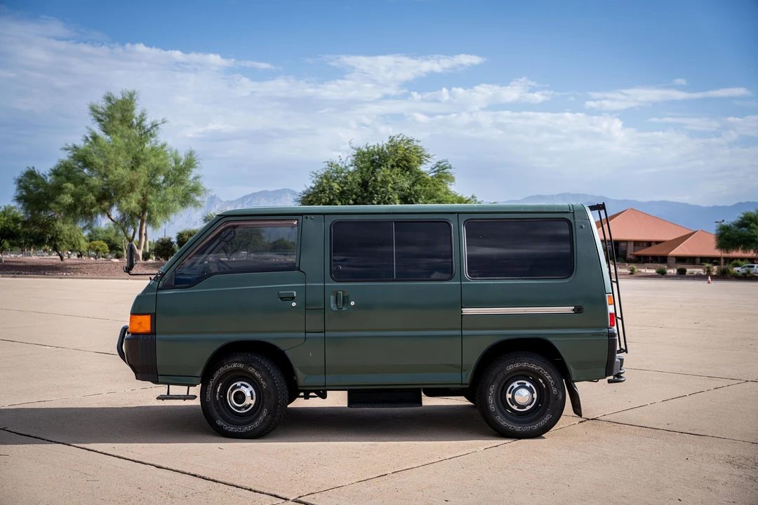 1997 Mitsubishi Delica 4th Gen - Image 6 of 31