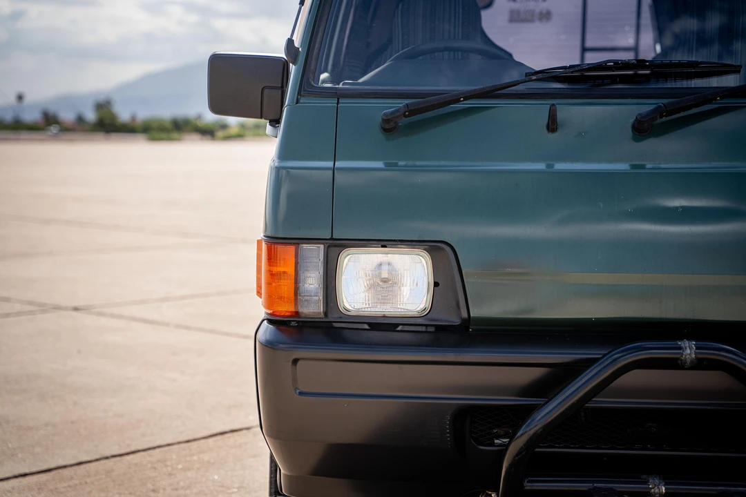 1997 Mitsubishi Delica 4th Gen - Image 12 of 31