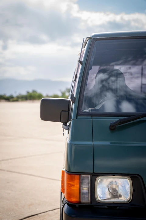 1997 Mitsubishi Delica 4th Gen - Image 10 of 31