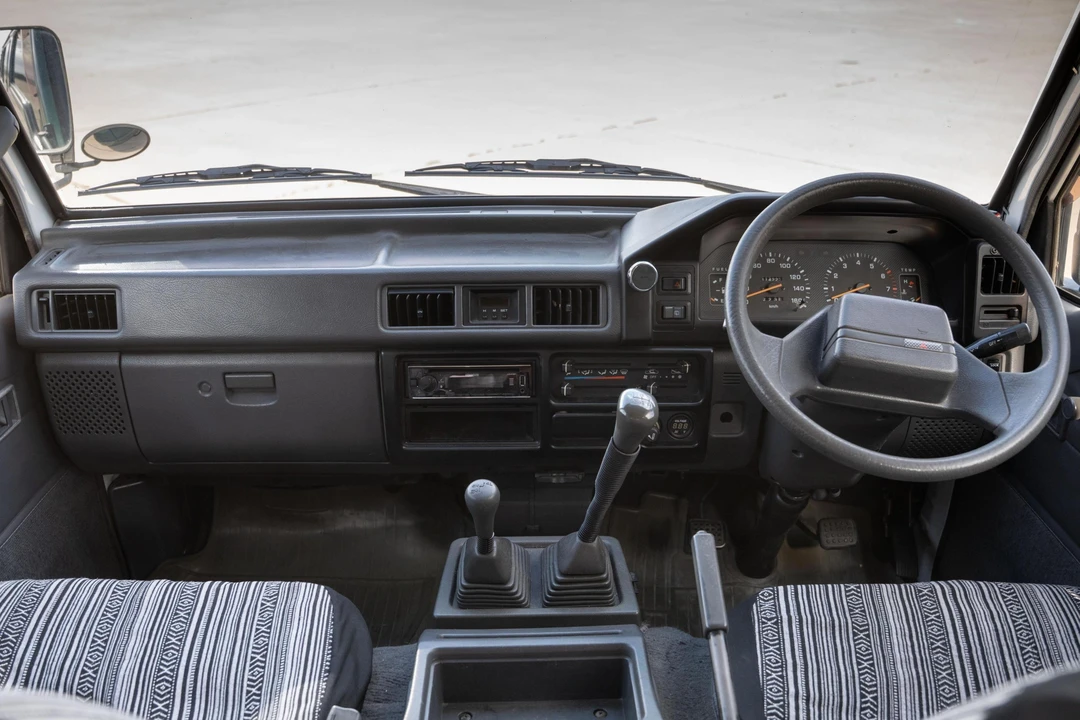 1997 Mitsubishi Delica 4th Gen - Image 25 of 31