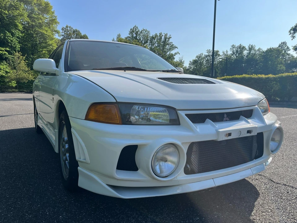 1997 Mitsubishi Lancer Evolution IV 6th Gen - Image 10 of 31