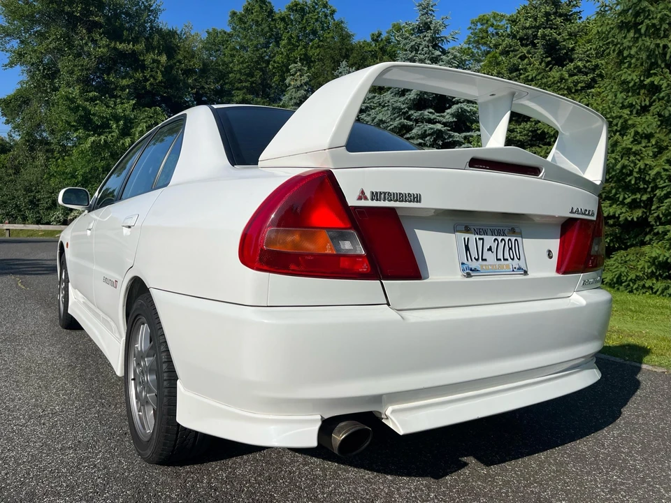 1997 Mitsubishi Lancer Evolution IV 6th Gen - Image 23 of 31
