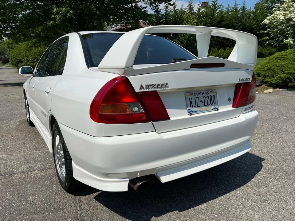 1997 Mitsubishi Lancer Evolution IV 6th Gen - Image 24 of 31