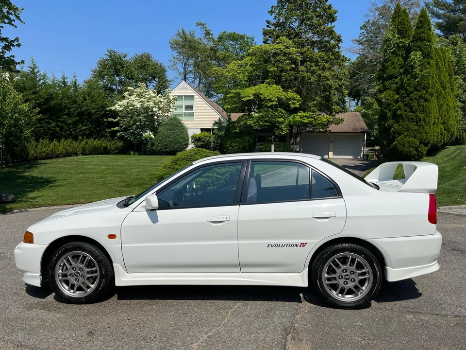 1997 Mitsubishi Lancer Evolution IV 6th Gen - Image 28 of 31