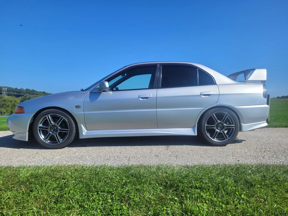 1997 Mitsubishi Lancer Evolution IV 6th Gen - Image 8 of 31