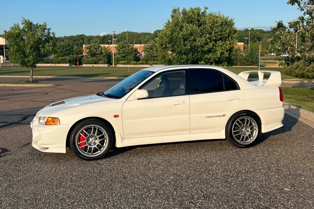 1997 Mitsubishi Lancer Evolution IV 6th Gen - Image 2 of 31