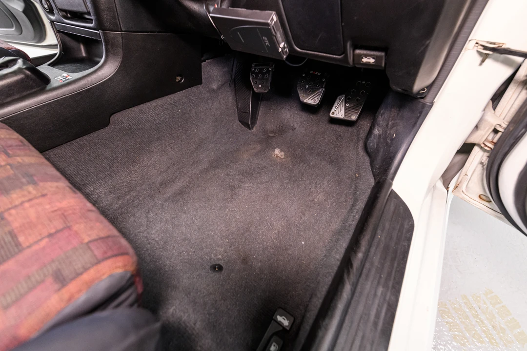 1997 Mitsubishi Lancer Evolution IV 6th Gen - Image 28 of 31