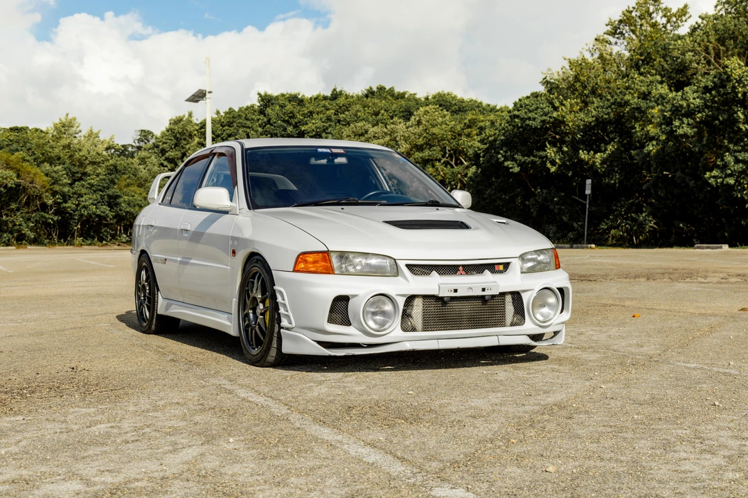 1997 Mitsubishi Lancer Evolution IV 6th Gen - Image 18 of 28