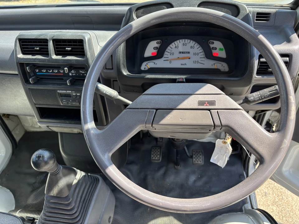 1997 Mitsubishi Minicab 5th Gen - Image 17 of 31