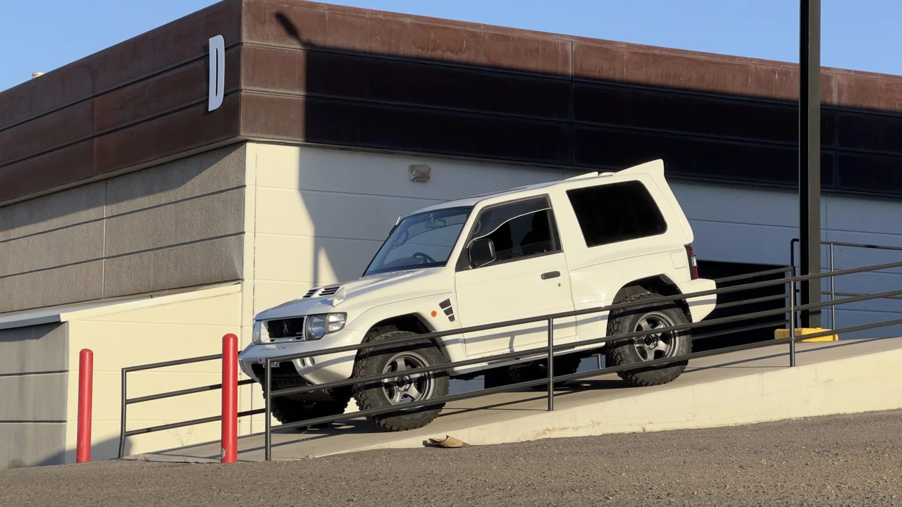 1997 Mitsubishi Pajero/Montero 2nd Gen - Image 11 of 31