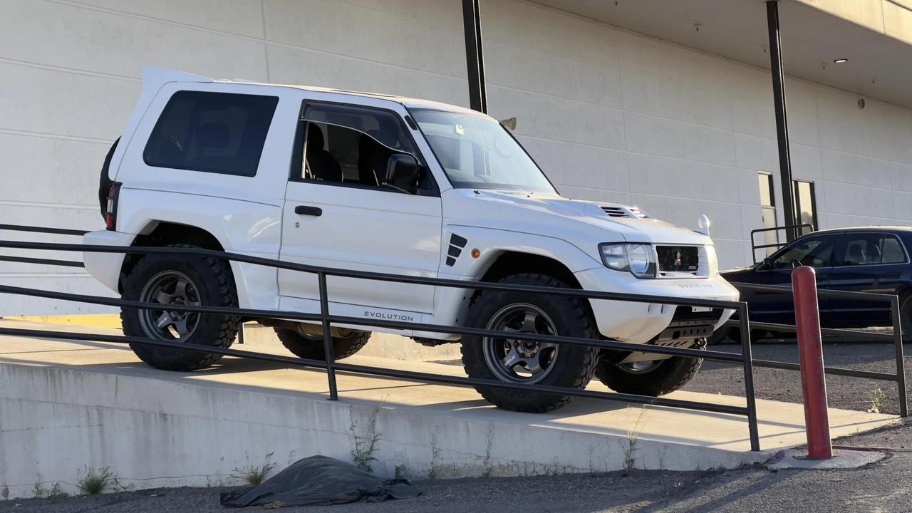 1997 Mitsubishi Pajero/Montero 2nd Gen - Image 31 of 31