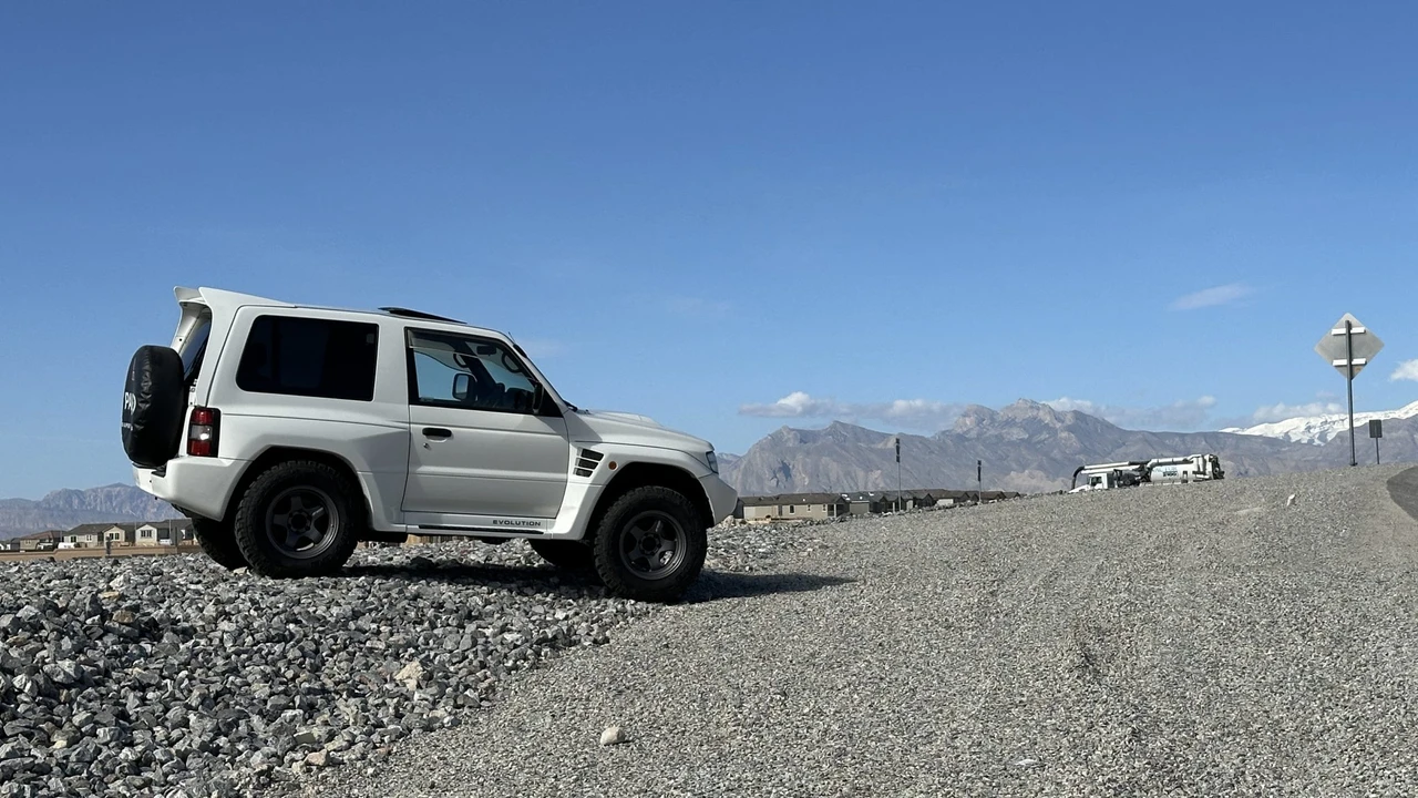 1997 Mitsubishi Pajero/Montero 2nd Gen - Image 25 of 31