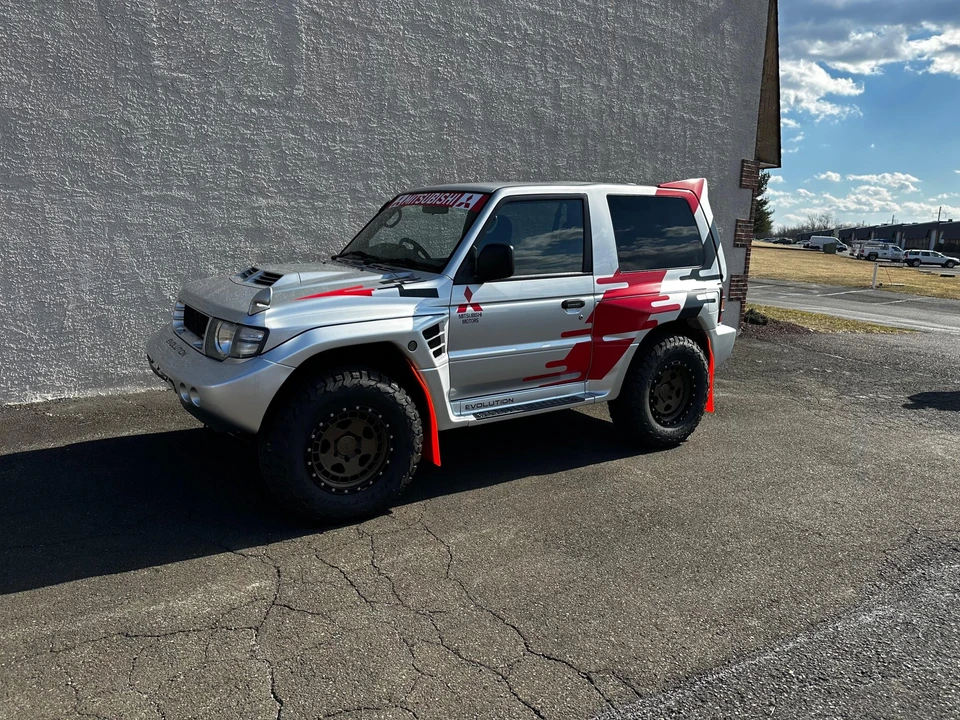 1997 Mitsubishi Pajero/Montero 2nd Gen - Image 2 of 31
